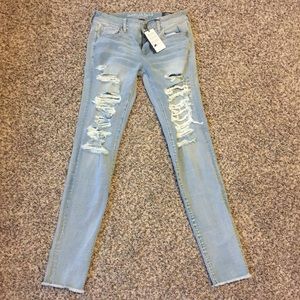 Brand New AEO Distressed Skinny Jeans